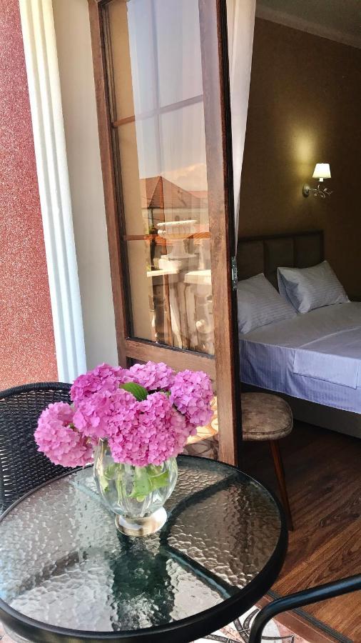 Hotel In Sukhum 수쿰 외부 사진