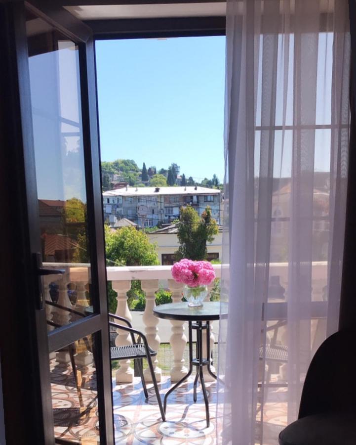 Hotel In Sukhum 수쿰 외부 사진