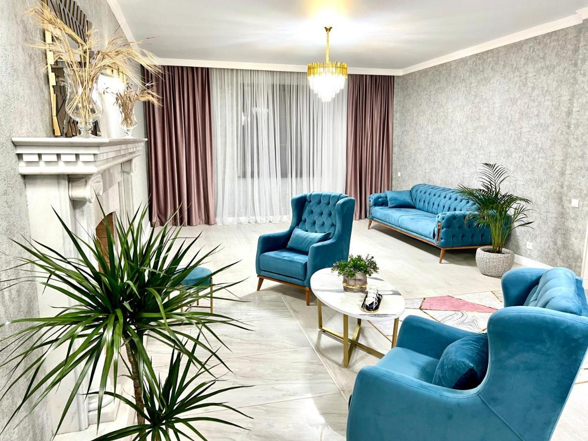 Hotel In Sukhum 수쿰 외부 사진