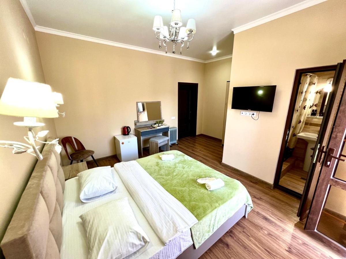 Hotel In Sukhum 수쿰 외부 사진