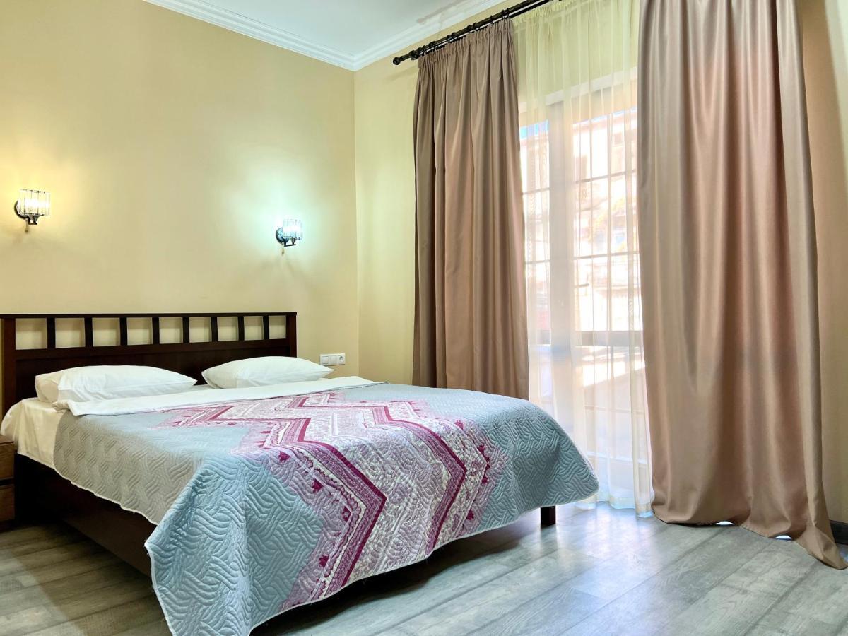 Hotel In Sukhum 수쿰 외부 사진