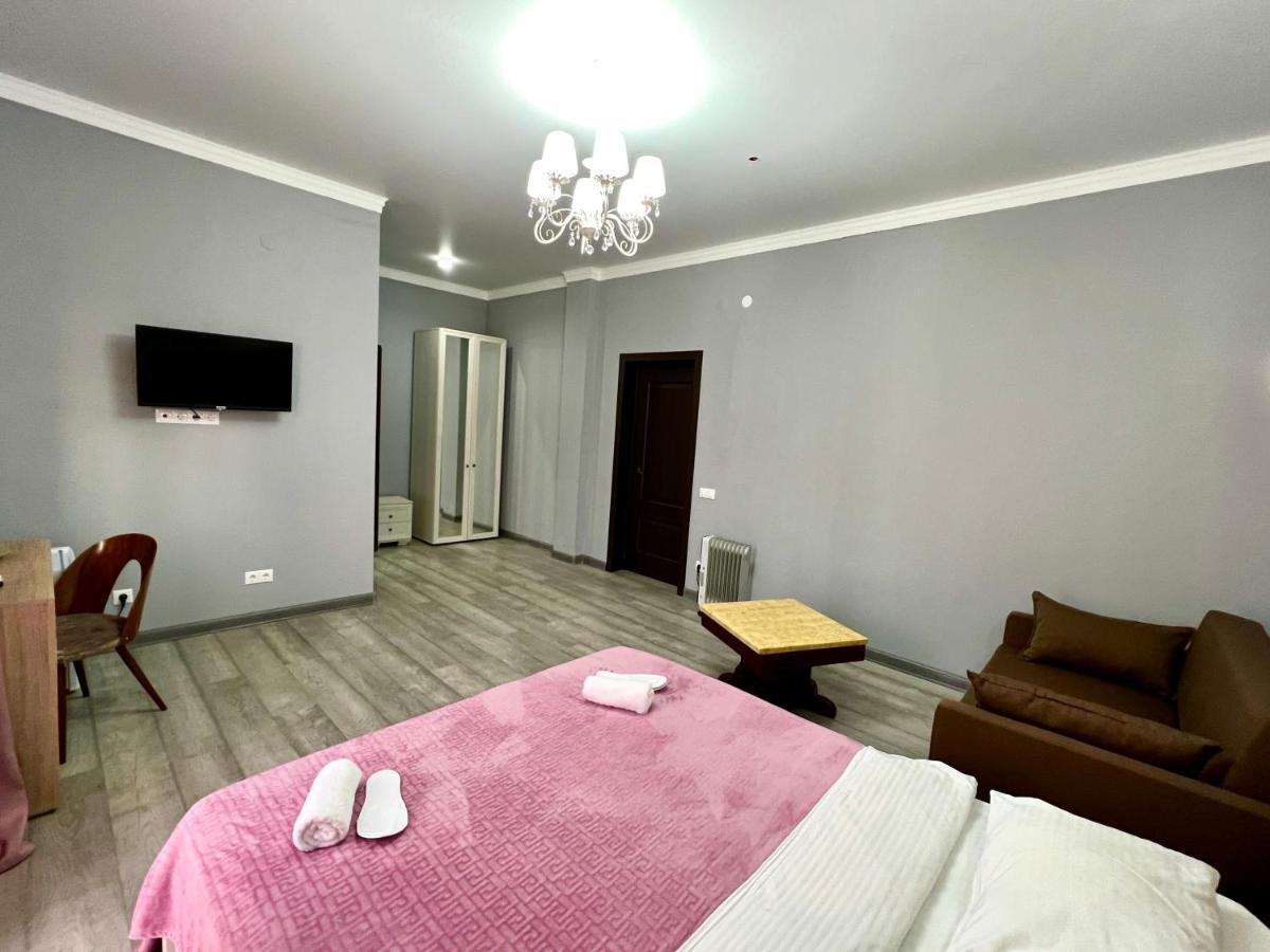 Hotel In Sukhum 수쿰 외부 사진